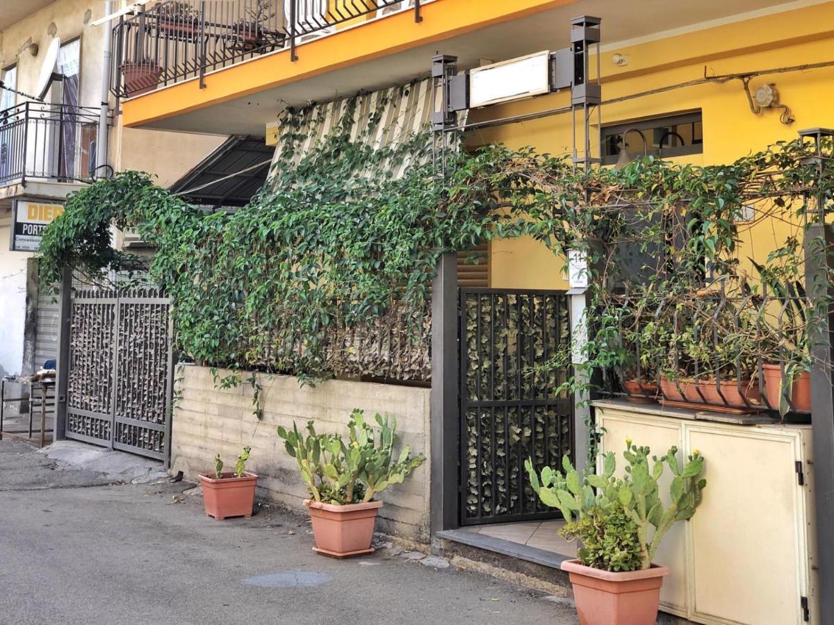 Apartament Tiziana Giardini-Naxos Zewnętrze zdjęcie