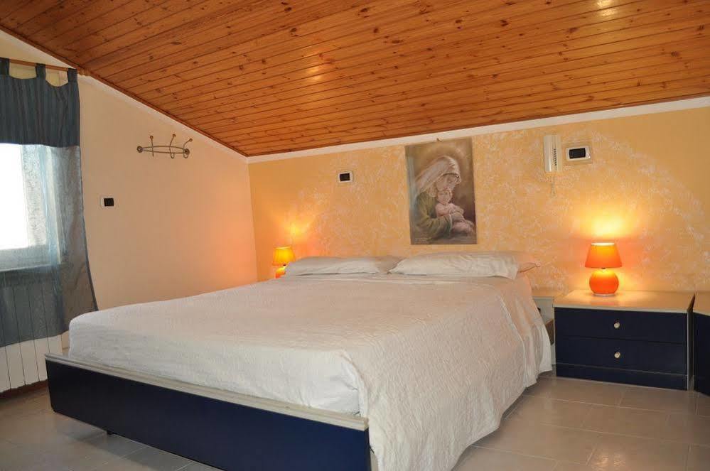 Apartament Tiziana Giardini-Naxos Zewnętrze zdjęcie
